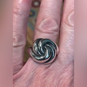 James Avery french knot ring